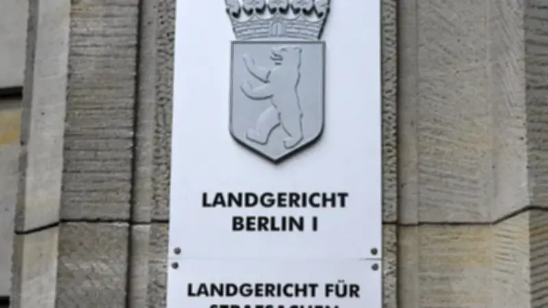 Schüsse und Erpressung: Vier Männer in Berlin vor Gericht