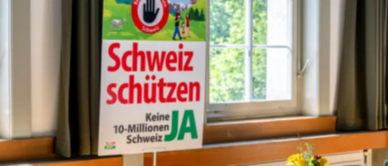 Schweizer lehnen SVP-Migrationsinitiative klar ab