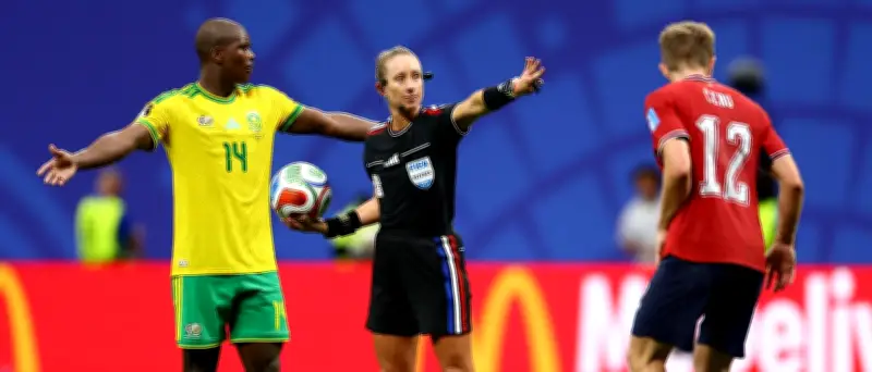 Südafrika und Tschechien trennen sich 1:1 bei der WM