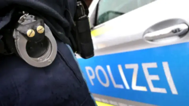 SEK-Einsatz in Berlin-Hellersdorf: Bewaffneter Mann festgenommen