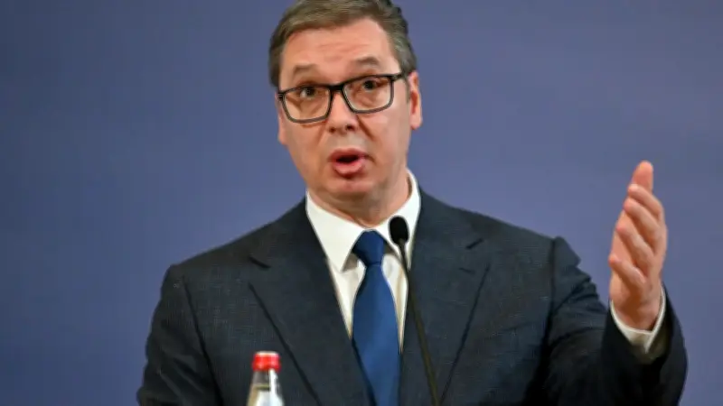 Serbiens Präsident Vucic kündigt Rücktritt und Neuwahlen an