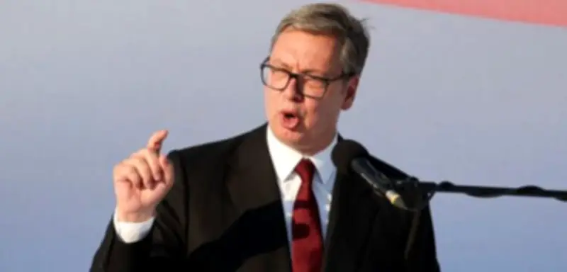 Serbiens Präsident Vučić kündigt taktischen Rücktritt an