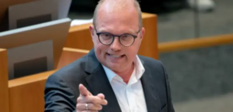 SPD-Kandidat Ott: Hausaufgaben abschaffen und Hamburger System in NRW