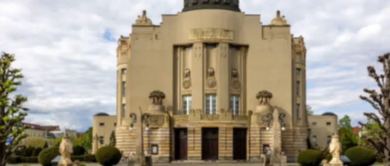 Staatstheater Cottbus startet neue Spielzeit mit Intendant Berthold Schneider