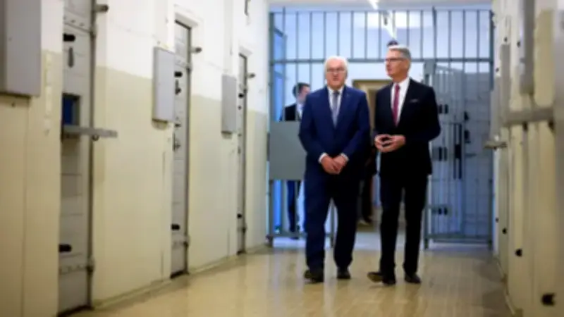 Steinmeier besucht Stasi-Gefängnis: Mahnung an junge Generation