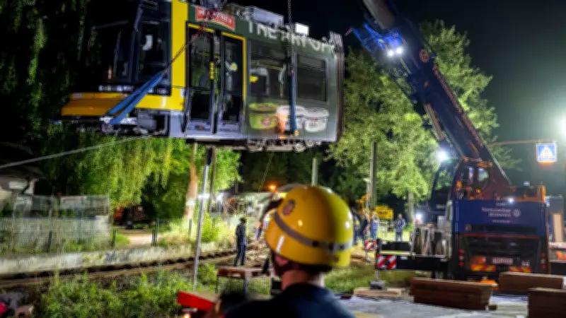 Straßenbahnunfall in Berlin-Lichtenberg: Bergung abgeschlossen
