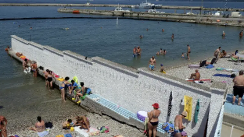 Streit um Geschlechtertrennung: Touristin darf nicht in Männerbereich am Strand