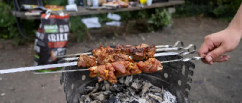 Streit um Volkspark Friedrichshain: Müllberge und Grillchaos