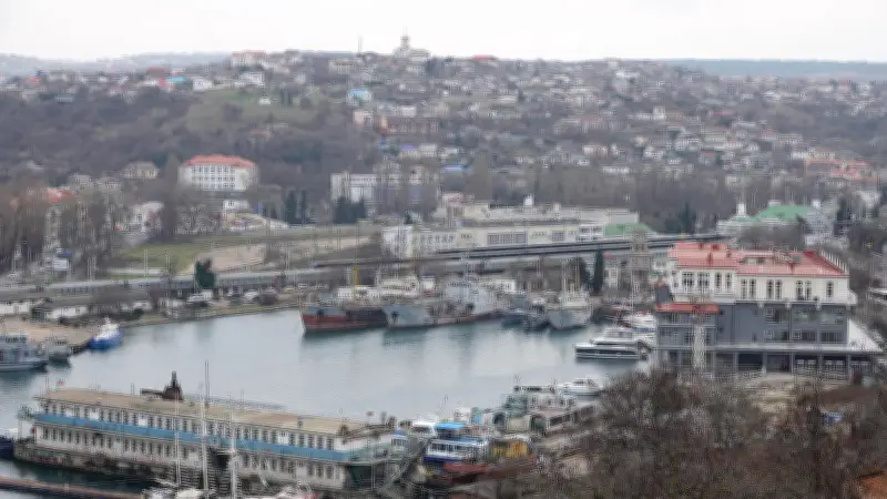 Stromausfall in Sewastopol: Ukraine zerstört Eisenbahnbrücke auf Krim