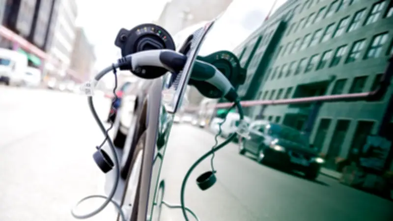 Studie: Plug-in-Hybride im Alltag fünfmal schmutziger als angegeben