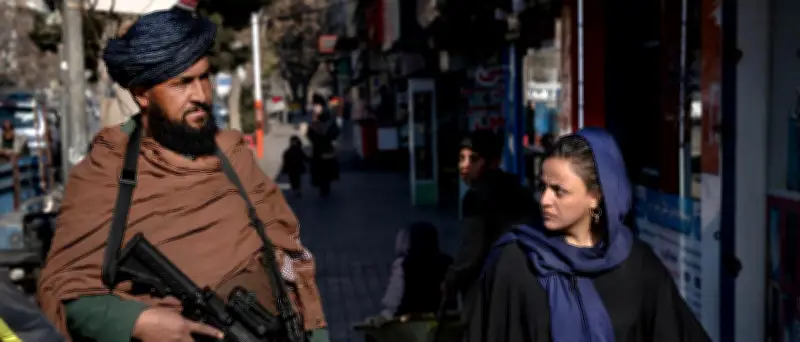 Taliban-Sittenpolizei in Herat: Frauen wegen Kleiderordnung festgenommen