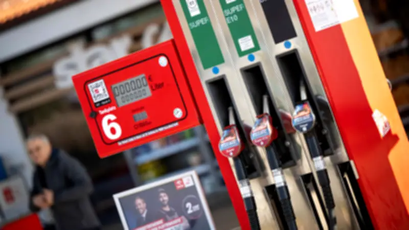 Tanken wird günstiger: Diesel fast auf Vorkriegsniveau