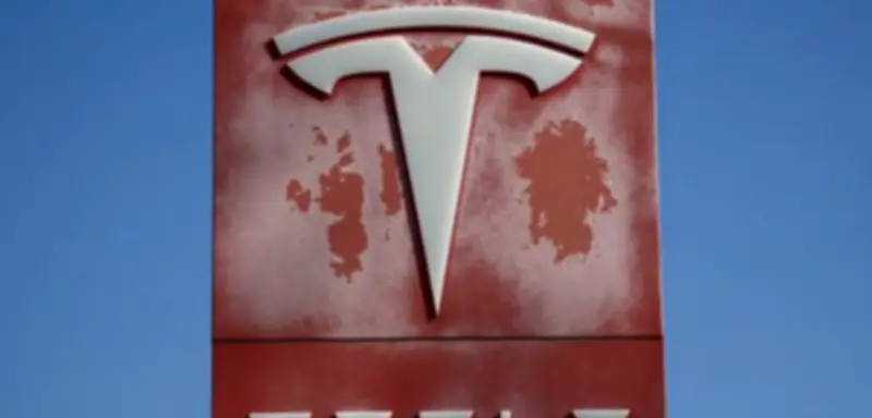 Tödlicher Tesla-Unfall in Texas: NHTSA untersucht Rolle von FSD-Software