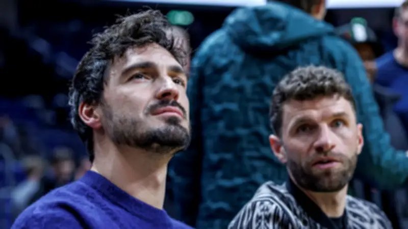 Thomas Müller und Mats Hummels planen Kauf von Estrela Amadoras