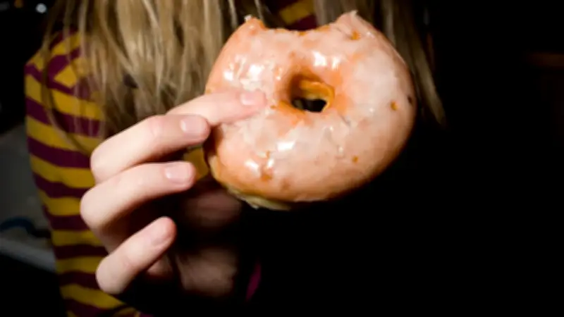 TikTok-Challenge: Junge (12) erstickt an Donut in New Yorker Schule