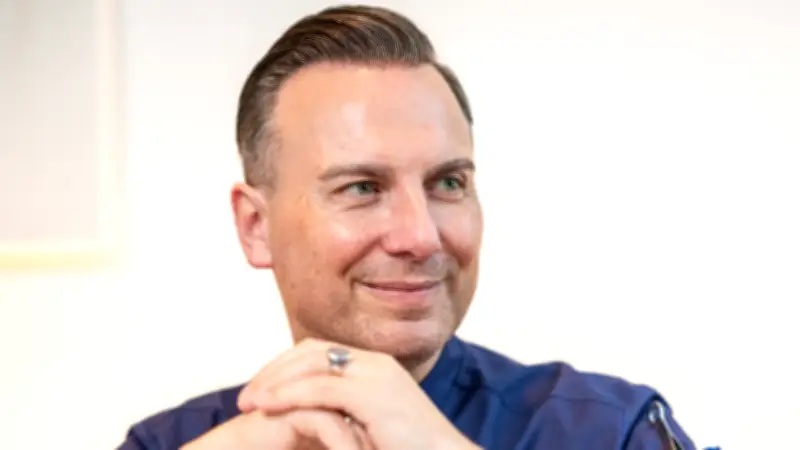 Tim Raue: Ich streichelte mich mit Essen, weil sonst keiner da war