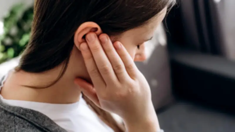Tinnitus-Patientin berichtet über Durchbruch: Diese Behandlung half endlich