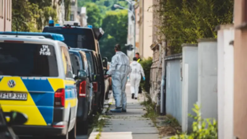 Tote junge Frau in Greiz: Polizei fahndet mit Hubschrauber nach Täter