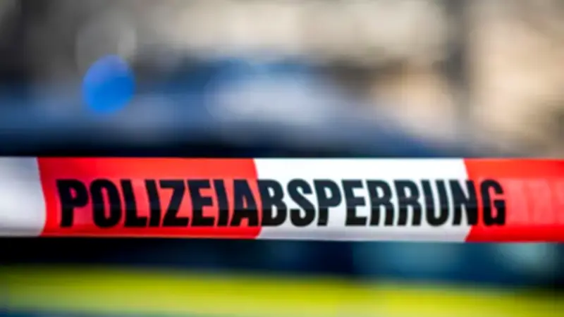 Tragödie im Allgäu: Getränkewagen wird zur tödlichen Falle im Aufzug