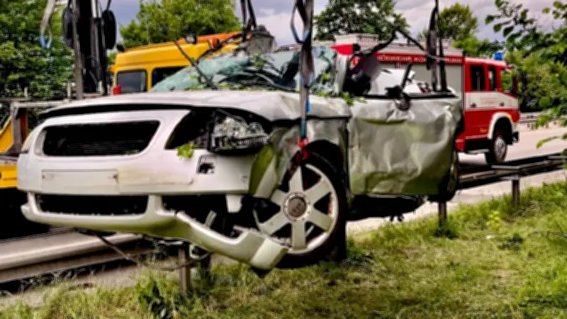 Tragischer Unfall auf B17: Fünfjähriges Mädchen stirbt bei Augsburg