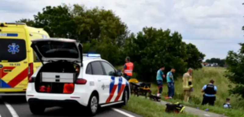 Tragischer Unfall in Niederlanden: Auto rammt Fahrradgruppe – drei Kinder tot