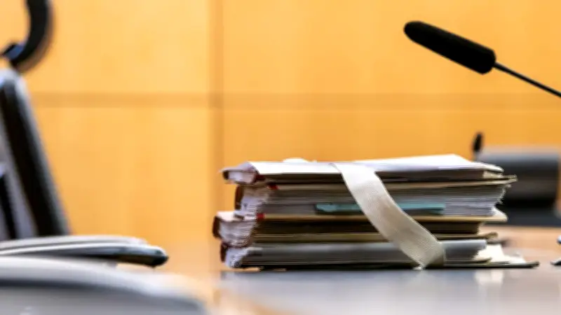 Trennung nicht akzeptiert? Mann wegen Mordes an Ex-Frau vor Gericht