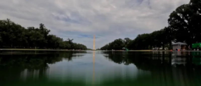 Trump droht mit zehn Jahren Haft für Vandalismus an Reflecting Pool
