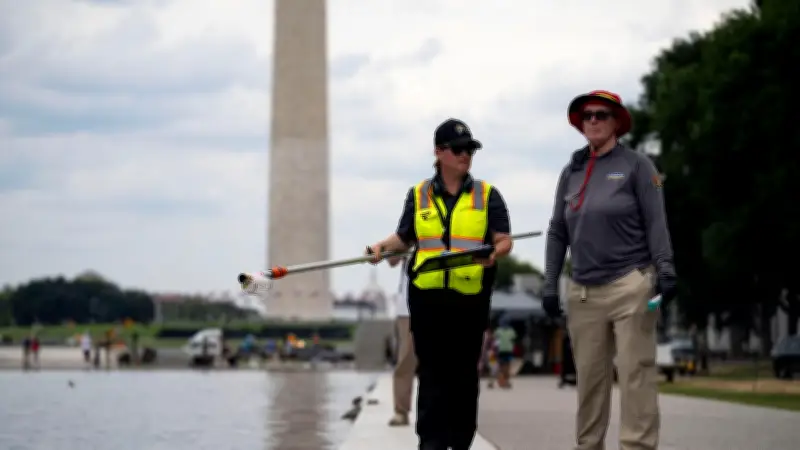 Trump macht aus Algen-Posse am Reflecting Pool Justiz-Farce