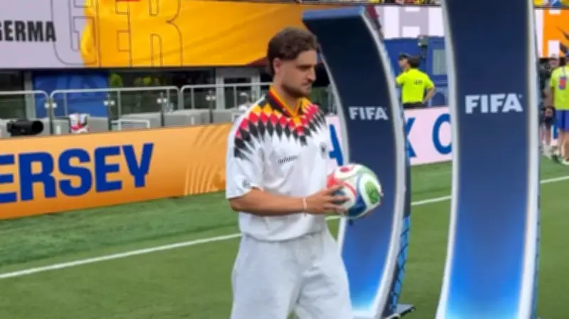 Twitch-Star Elias Nerlich als Balljunge bei Ecuador-Pleite gegen DFB-Elf