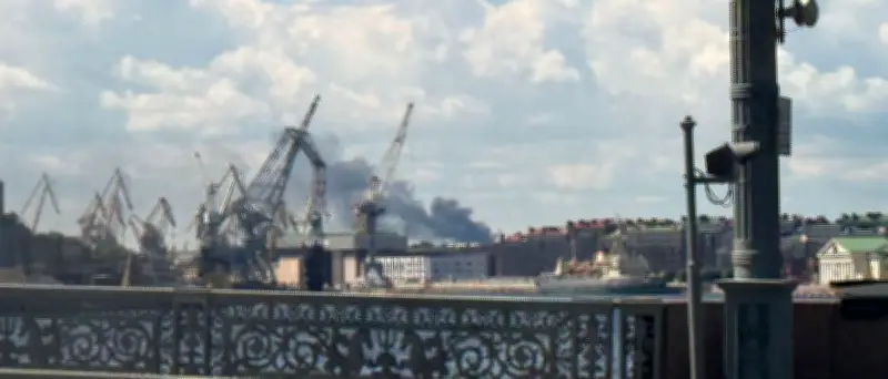 Ukraine greift St. Petersburg und andere russische Regionen mit Drohnen an