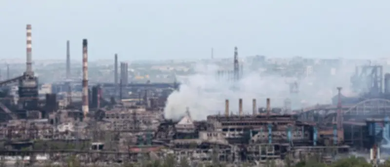 Ukraine meldet Angriffe auf Mariupol: Hafen ohne Strom