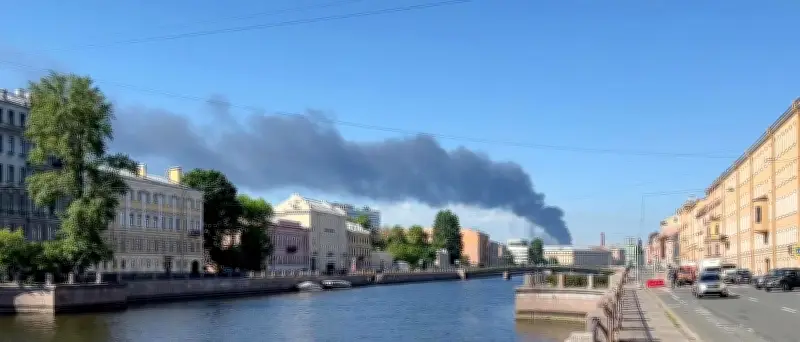 Ukrainische Drohnen treffen St. Petersburg vor Putins Wirtschaftsforum