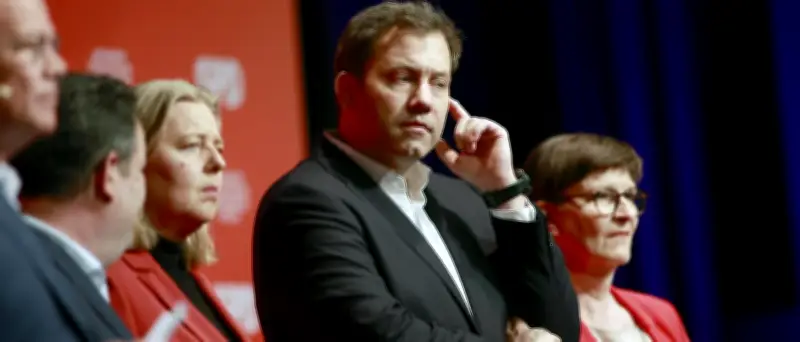Umfrage-Schock: SPD stürzt ab, AfD bleibt stärkste Kraft mit 27 Prozent