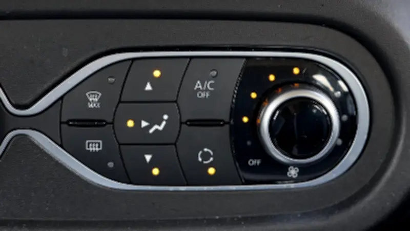 Umlufttaste im Auto: So nutzt man sie richtig und vermeidet Risiken