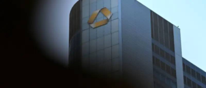 Unicredit verlängert Übernahmeangebot für Commerzbank bis Juli