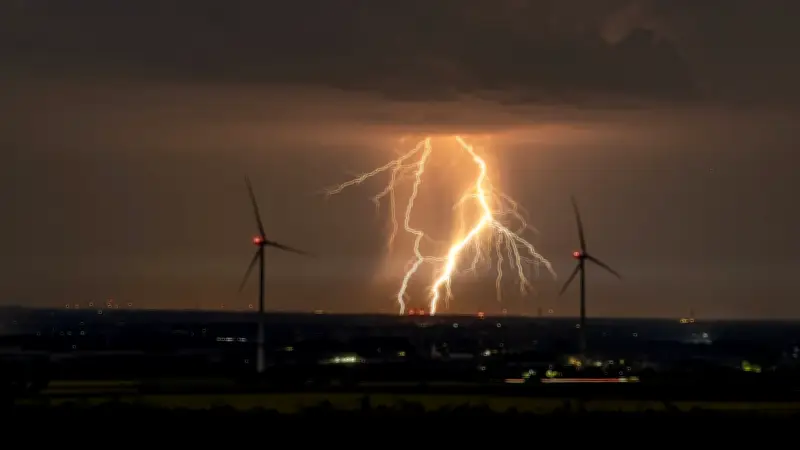 Unwetter in Deutschland: Starkregen und Hagel nach Rekord-Hitzewelle