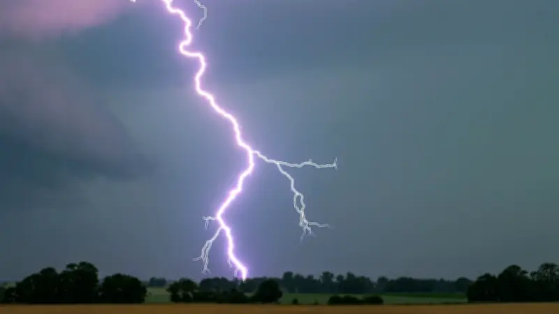 Unwetter in Ostdeutschland: Schwere Gewitter und Sturmböen erwartet