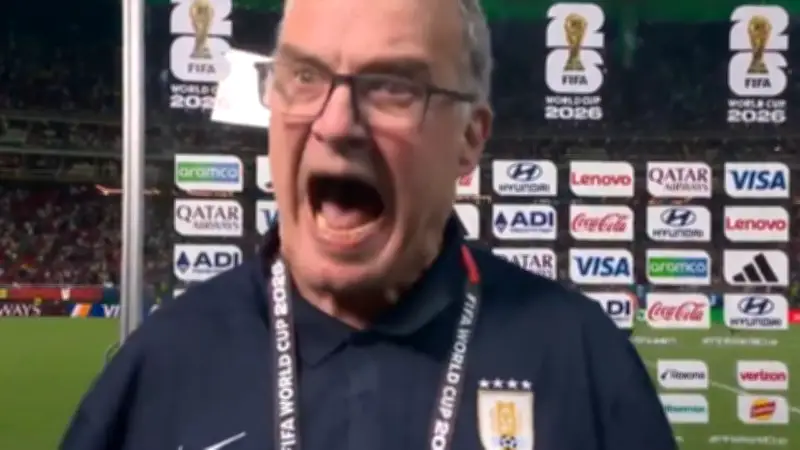 Uruguay-Trainer Bielsa brüllt TV-Reporterin vor laufender Kamera an