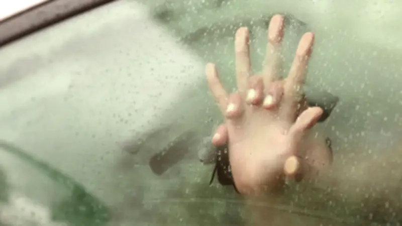 US-Cop versenkt Bodycam nach Sex im Streifenwagen im See – gefeuert