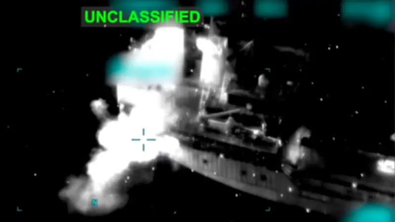 US-Kampfjets feuern Raketen auf Öltanker im Golf von Oman