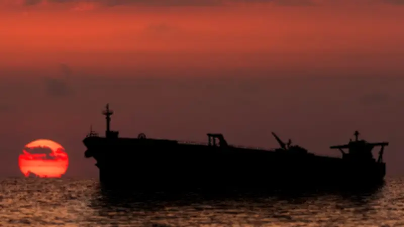 USA feuert Rakete auf Öltanker vor iranischer Insel: Wiederholte Warnungen ignoriert