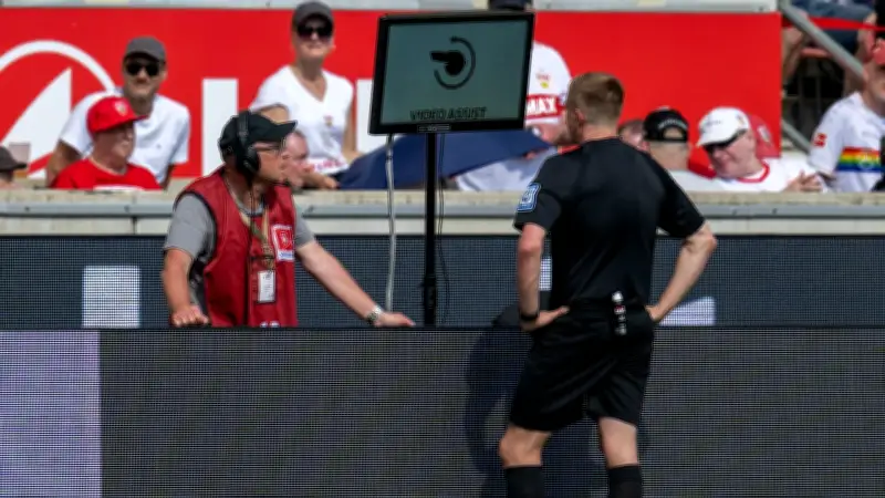 VAR-Studie: Fans kritisieren zu lange Wartezeiten und uneinheitliche Entscheidungen