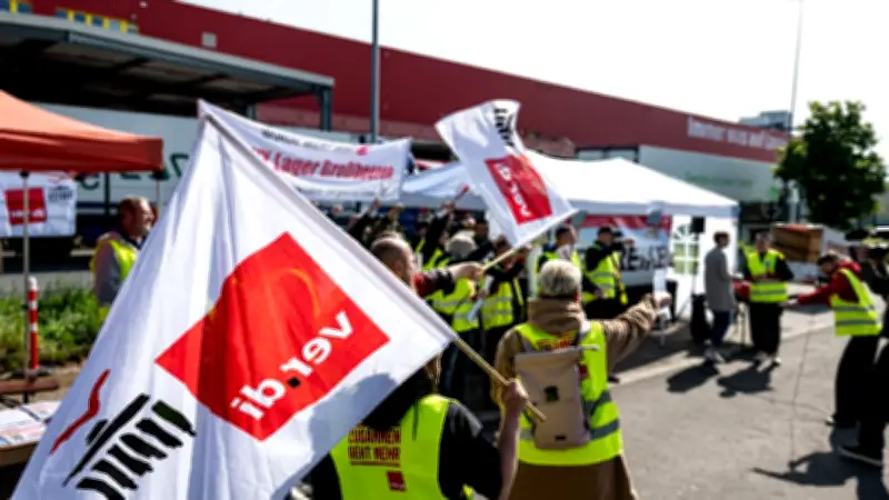 Verdi ruft zu Warnstreik im Einzel- und Großhandel in Berlin und Brandenburg auf
