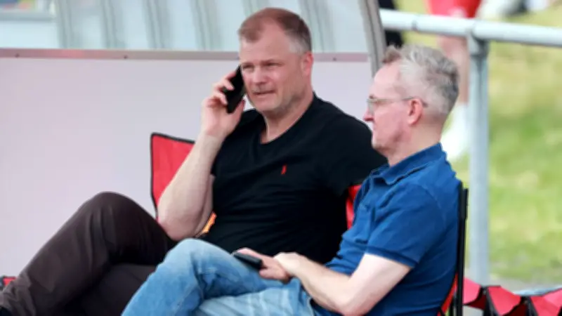 VfB Stuttgart: Gespräche mit BVB-Profi über Sommerwechsel