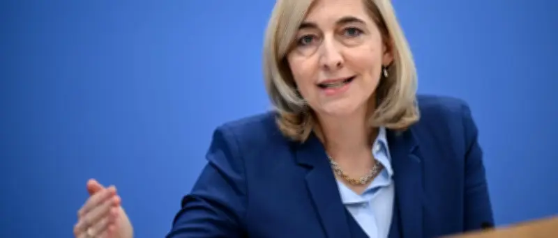 Warken verteidigt Pflegereform: „Härten unvermeidbar“