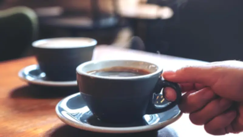 Warum Kaffee trotz bitterem Koffein mild schmeckt: Forscher finden Grund