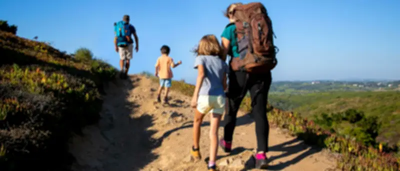 Warum Väter bei Familienausflügen oft vorausrennen