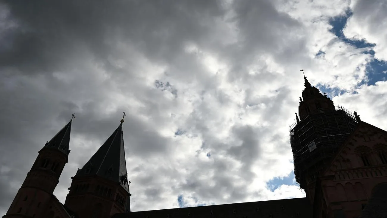 Wolken und Regen zum Wochenstart in Rheinland-Pfalz und Saarland