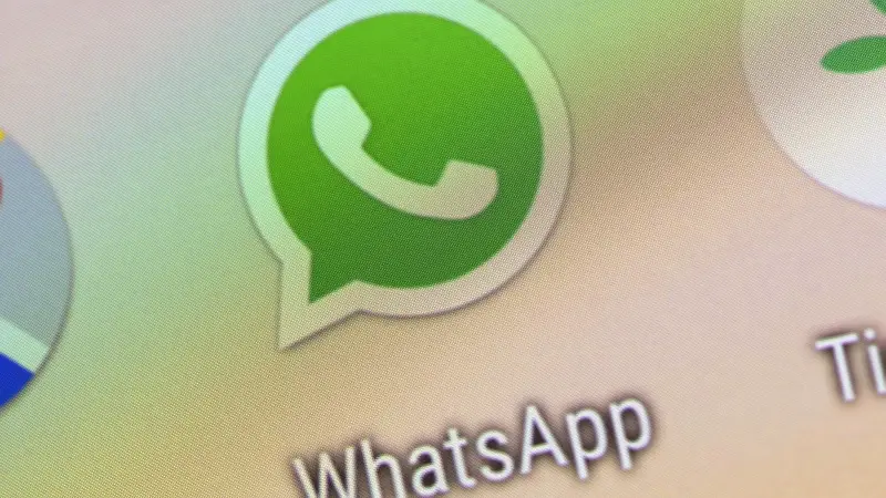 WhatsApp-Kettenbrief: KI liest Gruppenchats? Das steckt wirklich dahinter