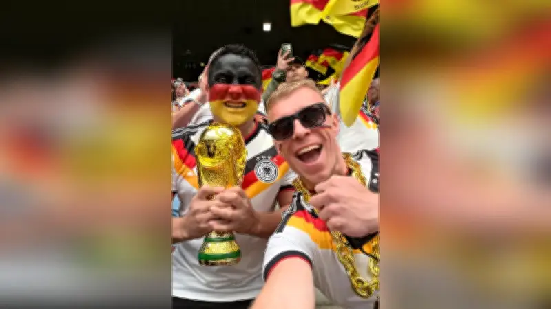 WM 2026: Berliner Fan erlebt wilde Abenteuer mit Podolski und Hayo